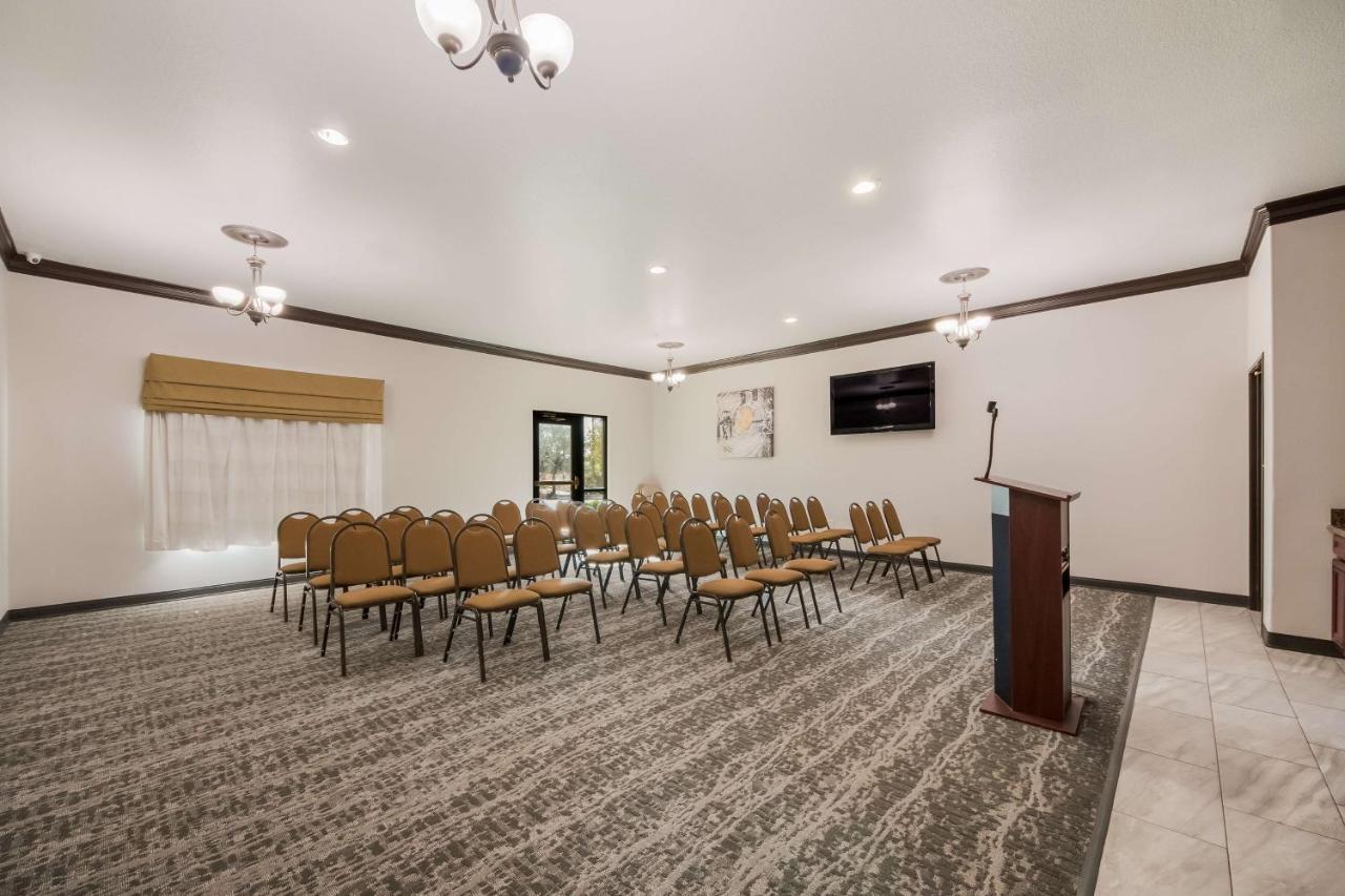 Surestay By Western Near Seaworld Hotel San Antonio